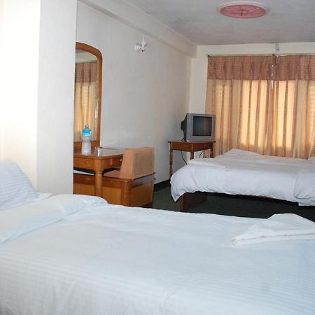 Holy Land Hotel Nepal Катманду Стая снимка